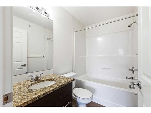 1416-99 Copperstone Park Se, Calgary, AB - Indoor Photo Showing Bathroom