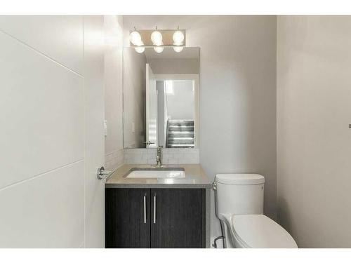 118 Evansmeade Crescent Nw, Calgary, AB - Indoor Photo Showing Bathroom