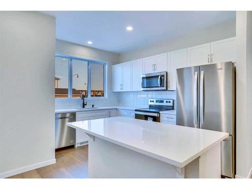 115 Dawson Wharf Rise, Chestermere, AB - Indoor Photo Showing Kitchen