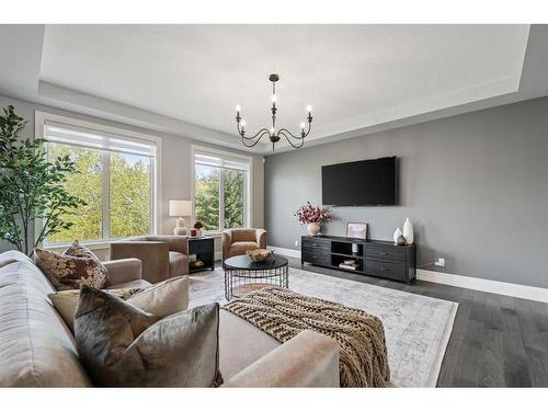 100 Cranbrook Heights Se, Calgary, AB - Indoor Photo Showing Living Room