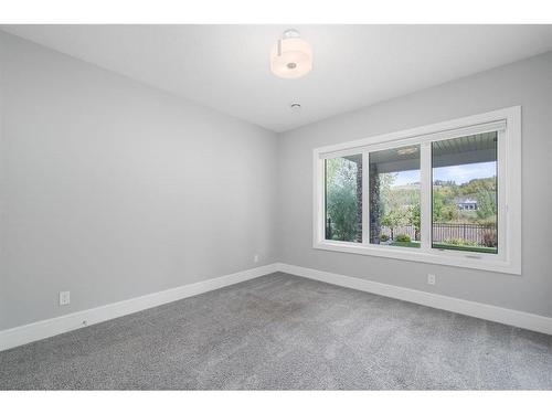 100 Cranbrook Heights Se, Calgary, AB - Indoor Photo Showing Other Room