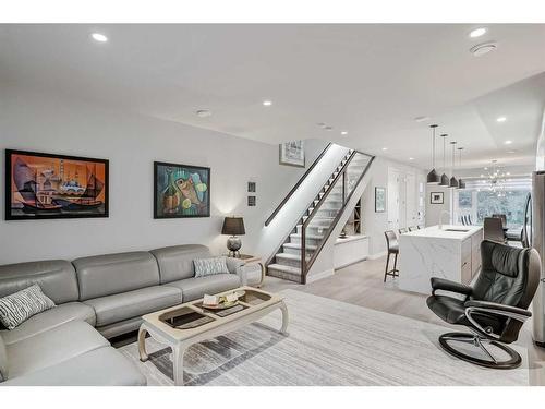 2-2605 15 Street Sw, Calgary, AB - Indoor Photo Showing Living Room