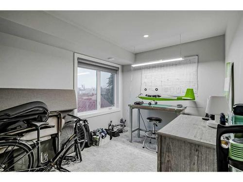 2-2605 15 Street Sw, Calgary, AB - Indoor