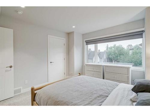 2-2605 15 Street Sw, Calgary, AB - Indoor Photo Showing Bedroom