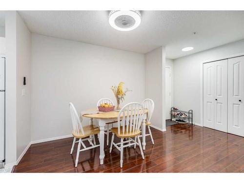 5107-604 8 Street Sw, Airdrie, AB - Indoor Photo Showing Dining Room