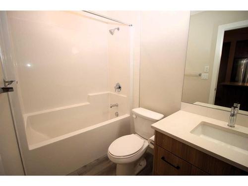 320-400 Auburn Meadows Common Se, Calgary, AB - Indoor Photo Showing Bathroom