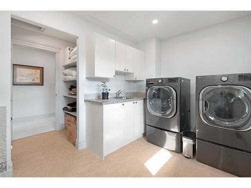 2121 2 Avenue Nw, Calgary, AB - Indoor Photo Showing Laundry Room