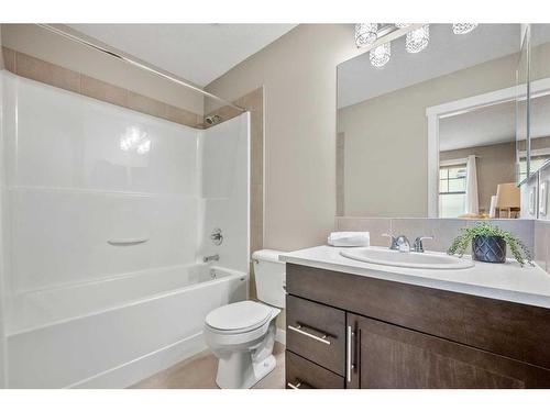 949 Mckenzie Towne Manor Se, Calgary, AB - Indoor Photo Showing Bathroom