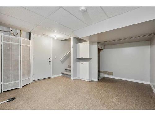 949 Mckenzie Towne Manor Se, Calgary, AB - Indoor