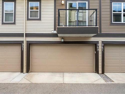 949 Mckenzie Towne Manor Se, Calgary, AB - Outdoor With Exterior