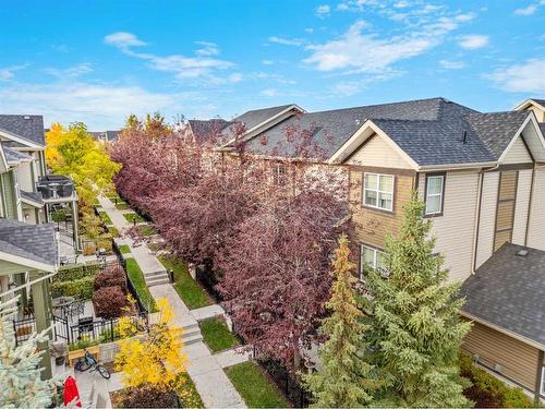 949 Mckenzie Towne Manor Se, Calgary, AB - Outdoor