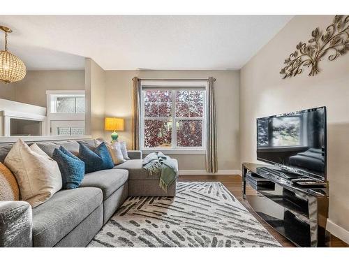 949 Mckenzie Towne Manor Se, Calgary, AB - Indoor Photo Showing Living Room