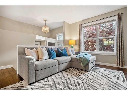 949 Mckenzie Towne Manor Se, Calgary, AB - Indoor Photo Showing Living Room