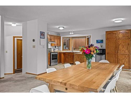 13 Riverview Place, Canmore, AB - Indoor Photo Showing Dining Room