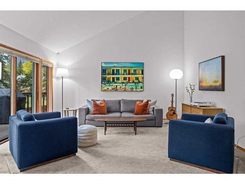 13 Riverview Place, Canmore, AB - Indoor Photo Showing Living Room