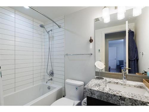 1504-303 13 Avenue Sw, Calgary, AB - Indoor Photo Showing Bathroom