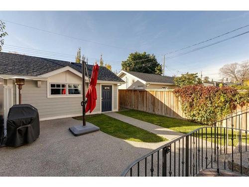 2023 47 Avenue Sw, Calgary, AB - Outdoor