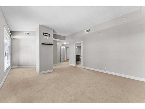 401-110 7 Street Sw, Calgary, AB - Indoor Photo Showing Other Room