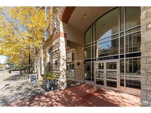 401-110 7 Street Sw, Calgary, AB - Outdoor