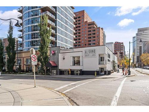 401-110 7 Street Sw, Calgary, AB - Outdoor With Facade