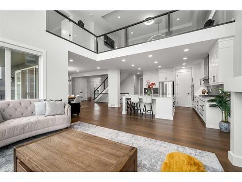 216 Discovery Drive Sw, Calgary, AB - Indoor Photo Showing Living Room