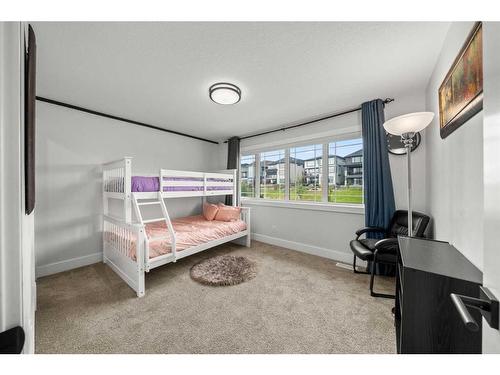 216 Discovery Drive Sw, Calgary, AB - Indoor Photo Showing Bedroom