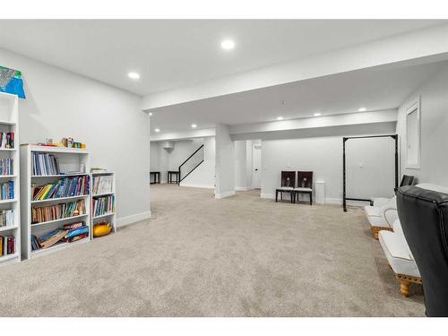 216 Discovery Drive Sw, Calgary, AB - Indoor