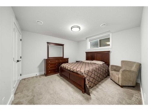 216 Discovery Drive Sw, Calgary, AB - Indoor Photo Showing Bedroom