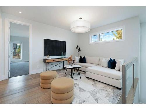 2507 19 Street Sw, Calgary, AB - Indoor Photo Showing Living Room