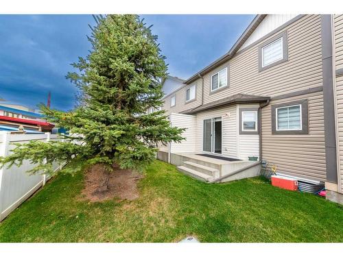 16 Saddletree Court Ne, Calgary, AB - Outdoor