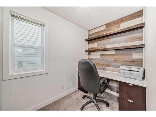 2120 Reunion Square Nw, Airdrie, AB - Indoor Photo Showing Office