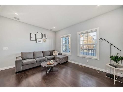 2120 Reunion Square Nw, Airdrie, AB - Indoor Photo Showing Living Room