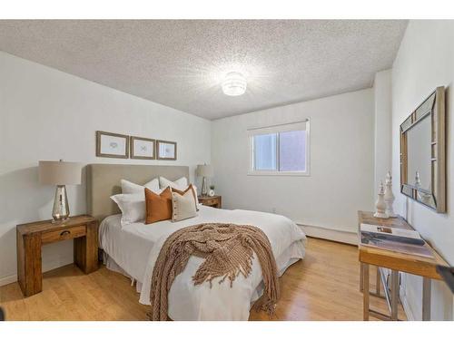 302-1824 11 Avenue Sw, Calgary, AB - Indoor Photo Showing Bedroom