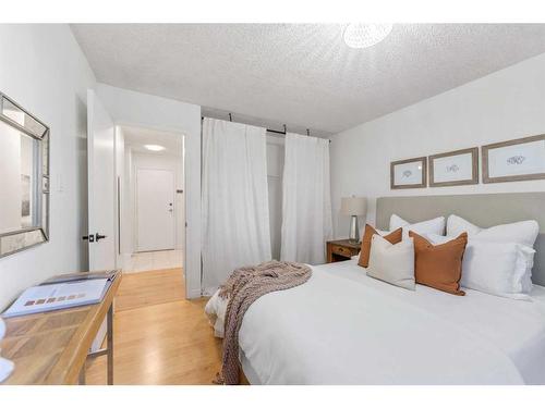 302-1824 11 Avenue Sw, Calgary, AB - Indoor Photo Showing Bedroom