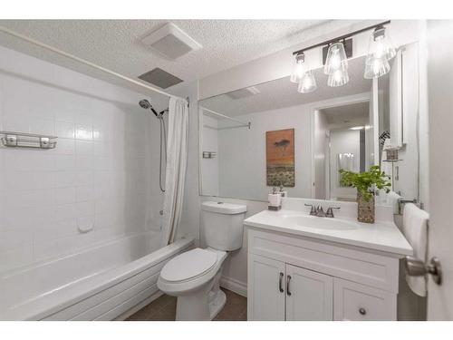 302-1824 11 Avenue Sw, Calgary, AB - Indoor Photo Showing Bathroom