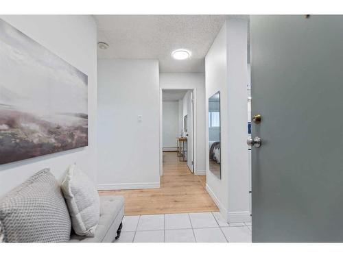 302-1824 11 Avenue Sw, Calgary, AB - Indoor Photo Showing Other Room