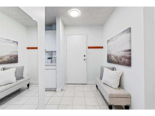 302-1824 11 Avenue Sw, Calgary, AB - Indoor Photo Showing Other Room