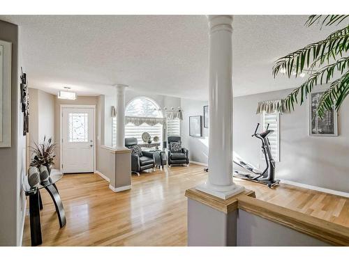 414 Sierra Madre Court Sw, Calgary, AB - Indoor