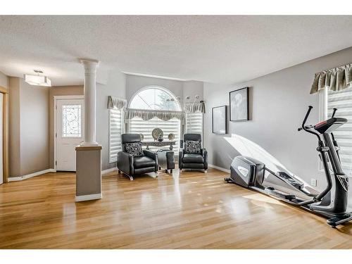 414 Sierra Madre Court Sw, Calgary, AB - Indoor