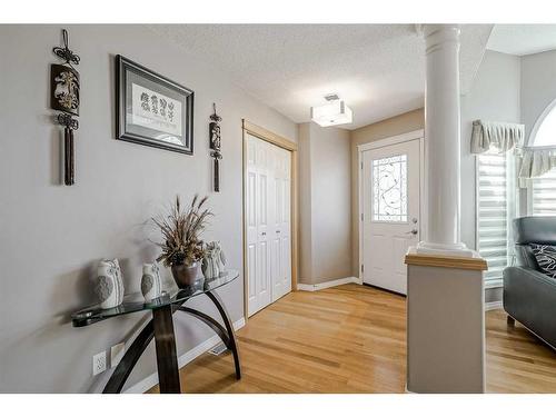 414 Sierra Madre Court Sw, Calgary, AB - Indoor