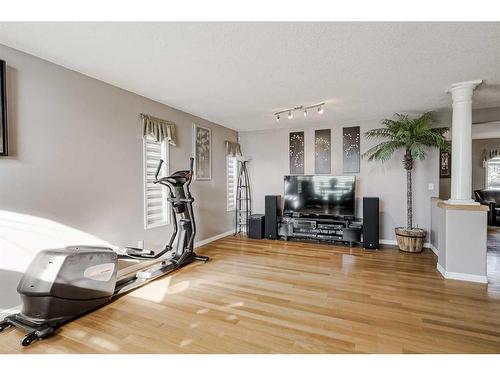 414 Sierra Madre Court Sw, Calgary, AB - Indoor