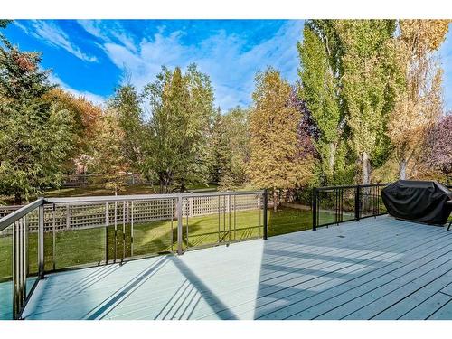 414 Sierra Madre Court Sw, Calgary, AB - Outdoor