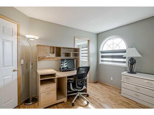 414 Sierra Madre Court Sw, Calgary, AB - Indoor Photo Showing Office