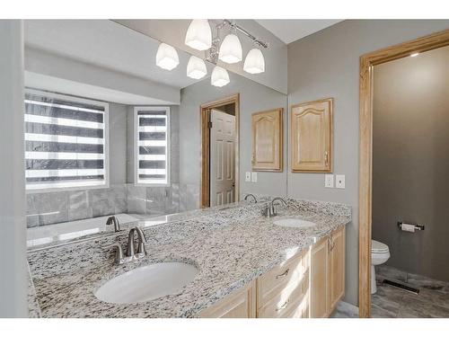 414 Sierra Madre Court Sw, Calgary, AB - Indoor Photo Showing Bathroom