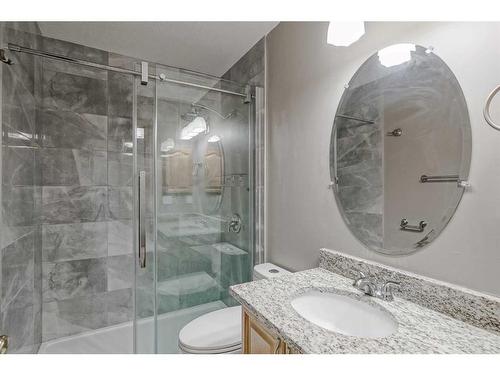 414 Sierra Madre Court Sw, Calgary, AB - Indoor Photo Showing Bathroom