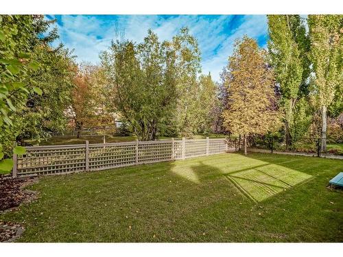 414 Sierra Madre Court Sw, Calgary, AB - Outdoor