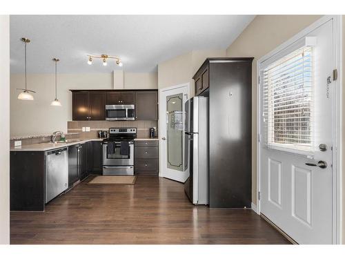 3904-1001 8 Street Nw, Airdrie, AB - Indoor Photo Showing Kitchen With Stainless Steel Kitchen With Upgraded Kitchen