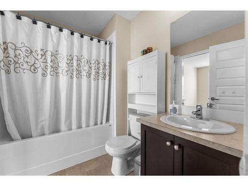 3904-1001 8 Street Nw, Airdrie, AB - Indoor Photo Showing Bathroom