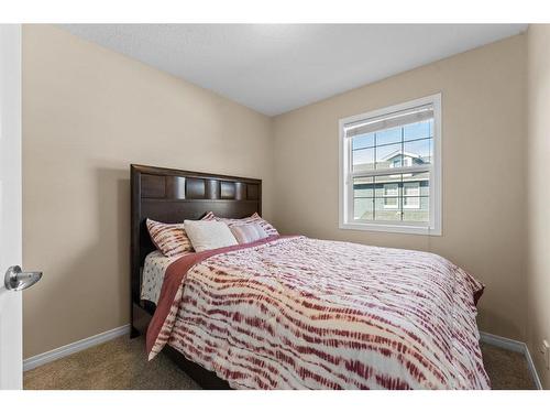 3904-1001 8 Street Nw, Airdrie, AB - Indoor Photo Showing Bedroom