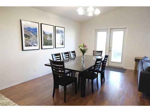 405 Edinburgh Road West, Lethbridge, AB - Indoor Photo Showing Dining Room